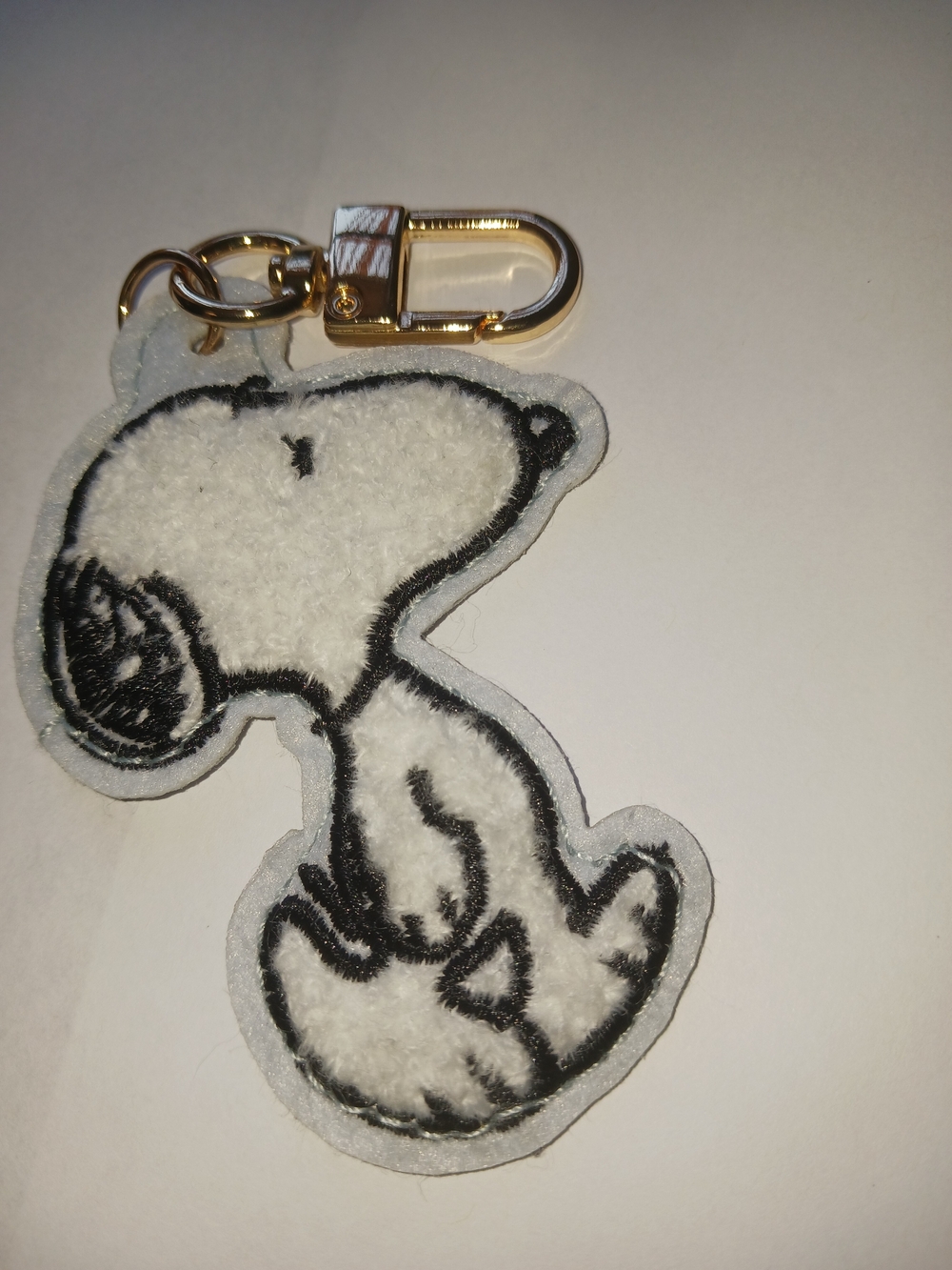 Peanuts Black & White Snoopy Cardholder with Snoopy Keychain - Picture 6 of 10